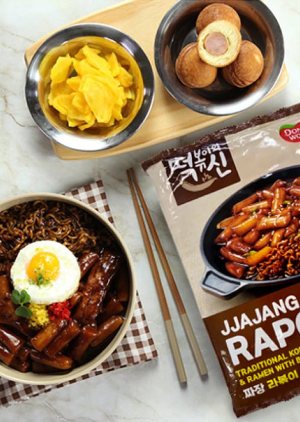 [DONGWON] Jjajang with Noodle จาจัง ราป๊อกกิ ต๊อกป๊อกกีบะหมี่ผัดซอสถั่วดำ  ตราดงวอน  (แบบแพ็ก) 327g.